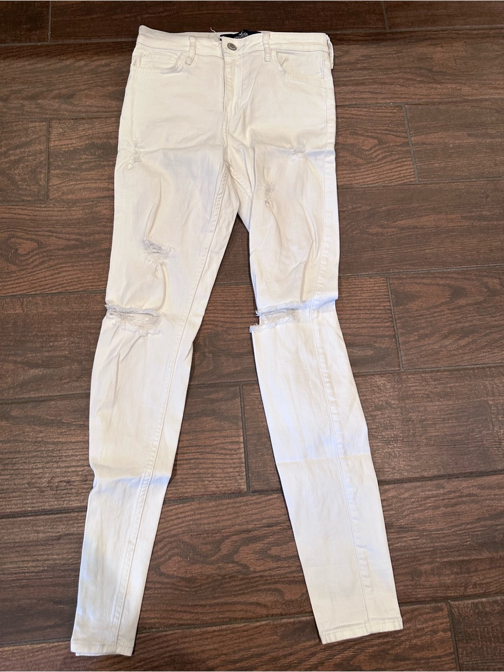 Hollister White Skinny Jeans with Back Pocket Stitching - Picture 3 of 3